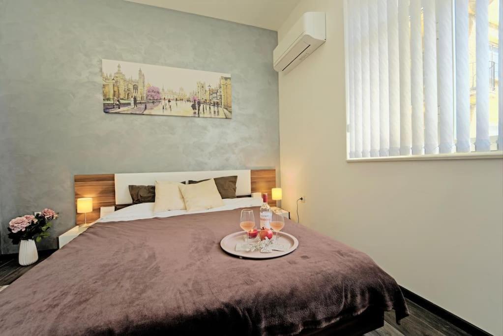 Cozy 2-Bedroom Flat In The Very Center Of Sofia Exterior foto