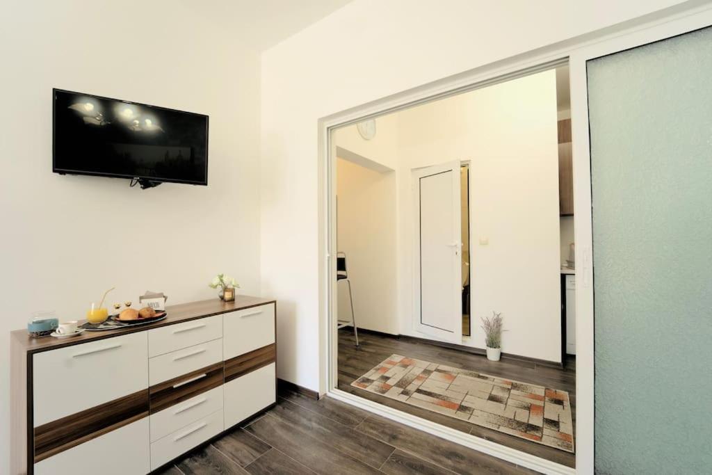 Cozy 2-Bedroom Flat In The Very Center Of Sofia Exterior foto