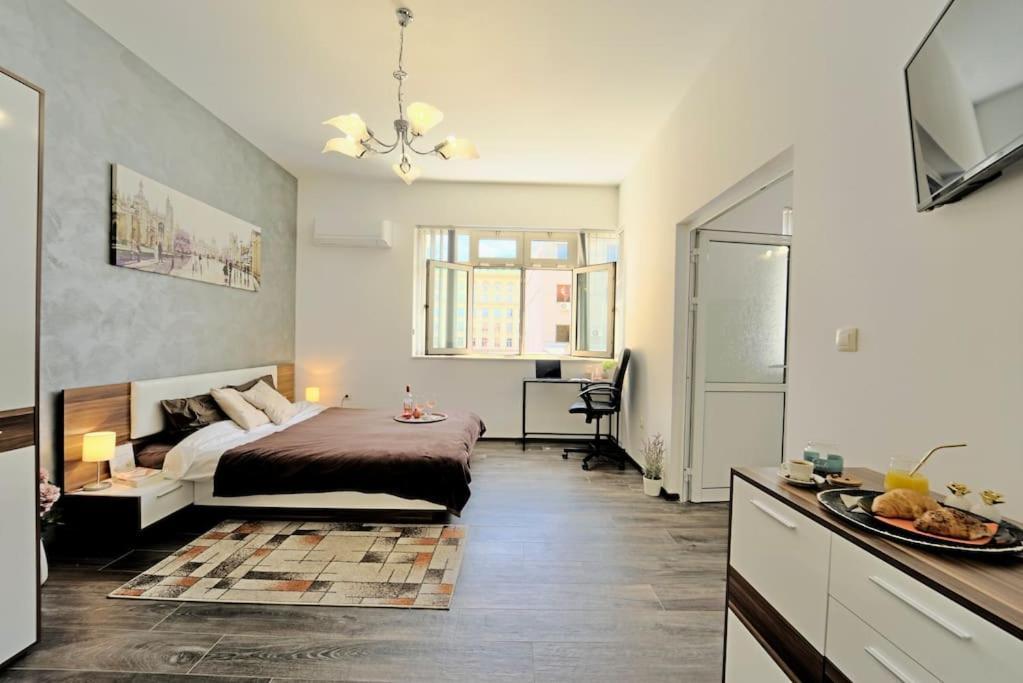 Cozy 2-Bedroom Flat In The Very Center Of Sofia Exterior foto
